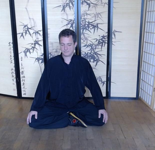 Méditation qi gong posture assise. qi gong, yoga, taï chi, Pilates, Caen, Argences, en ligne, Lyon